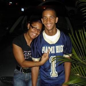 Meet your Posher, Dalis